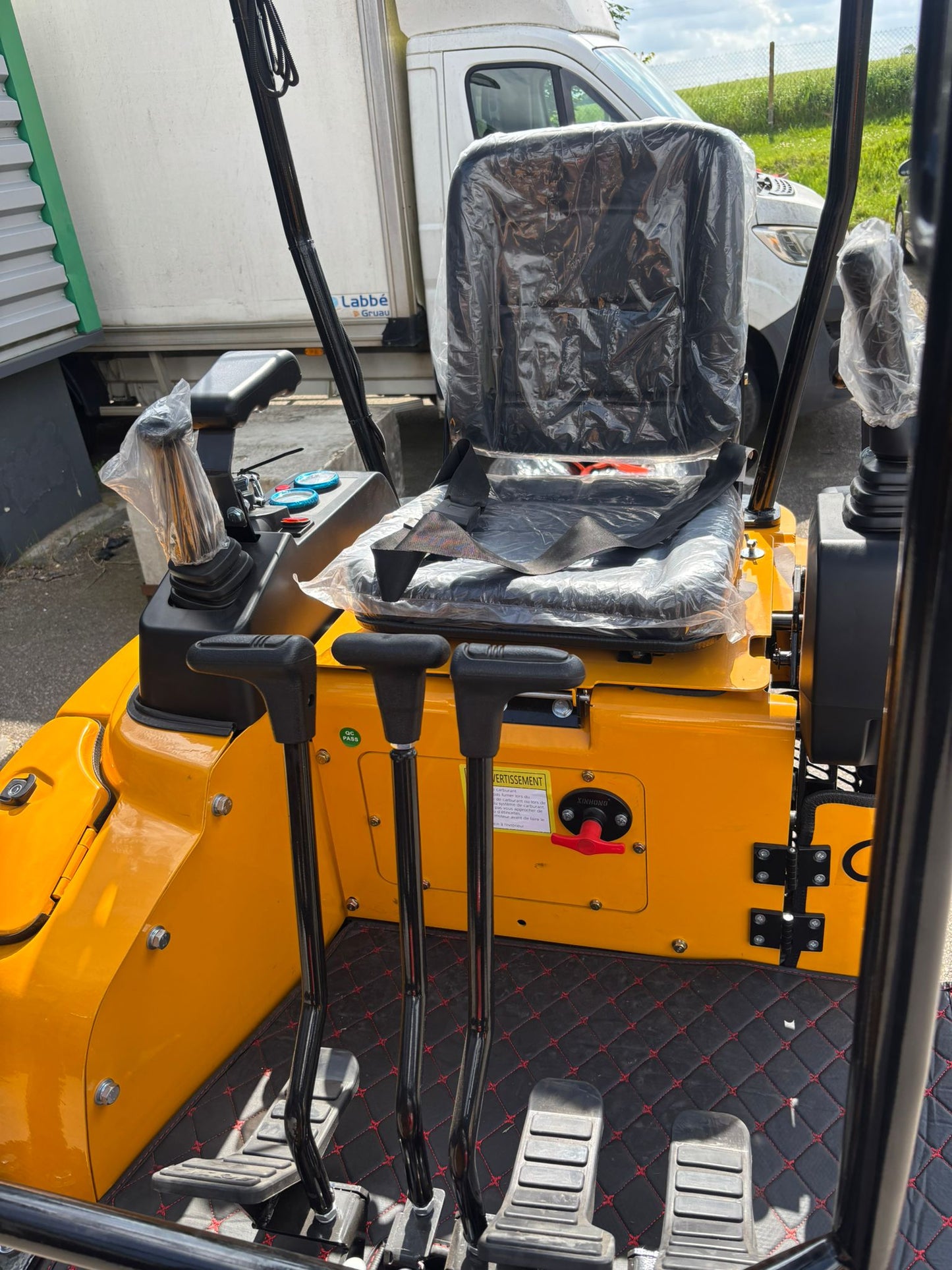 Mini-pelle 1.5T ORION DM15