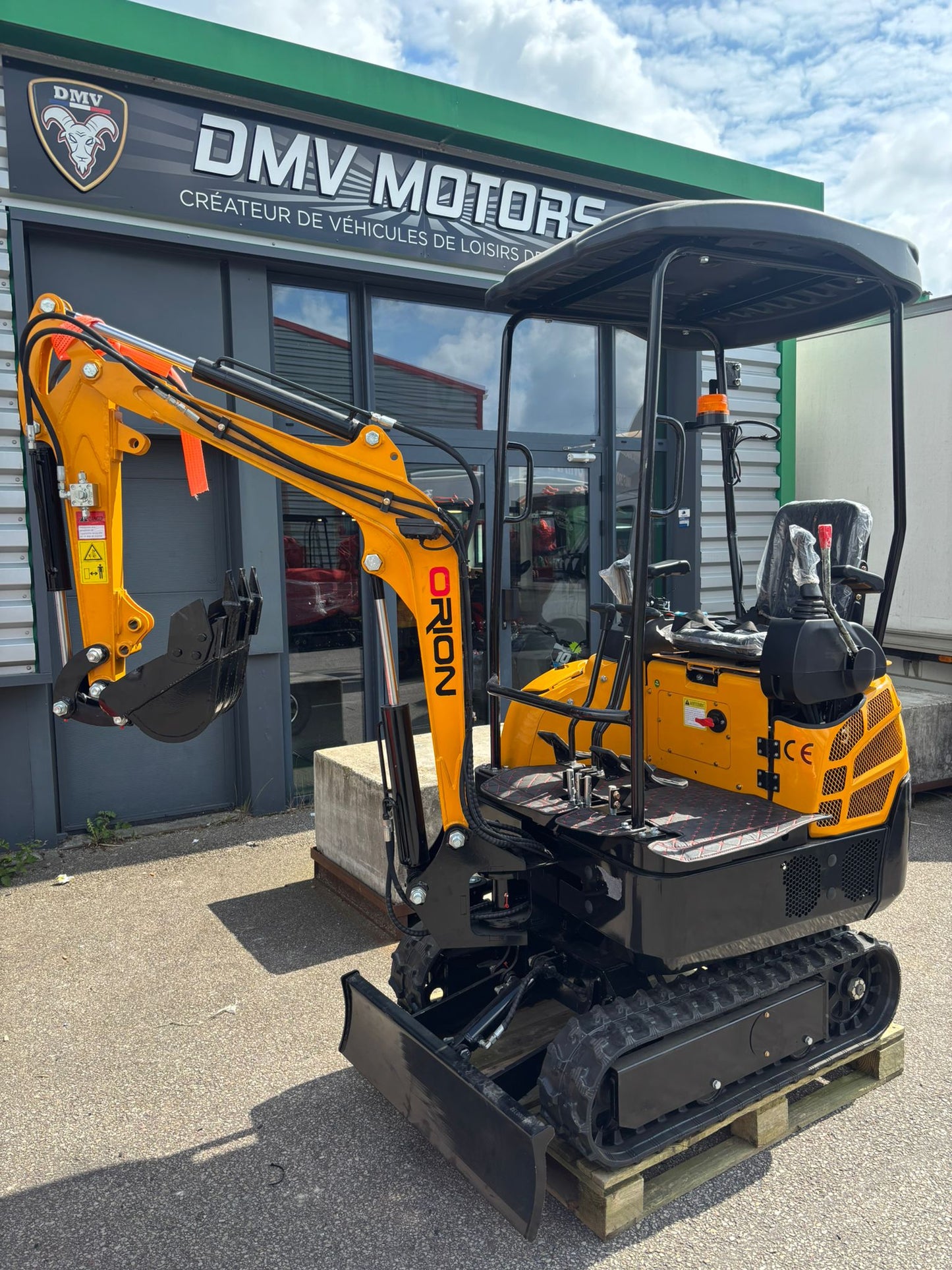 Mini-pelle 1.5T ORION DM15