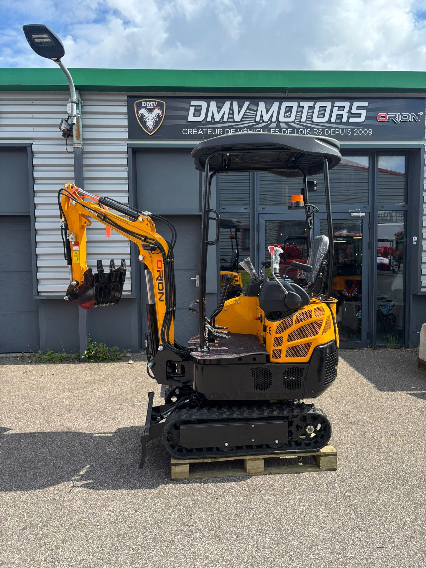 Mini-pelle 1.5T ORION DM15