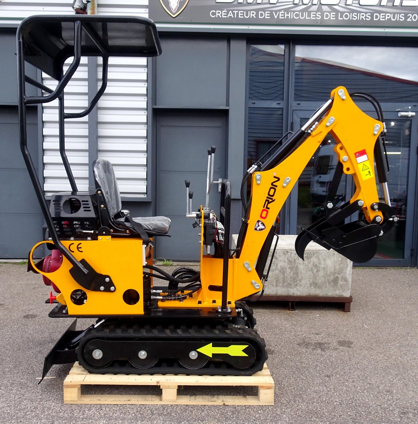 Mini-pelle 850kg ORION DM9