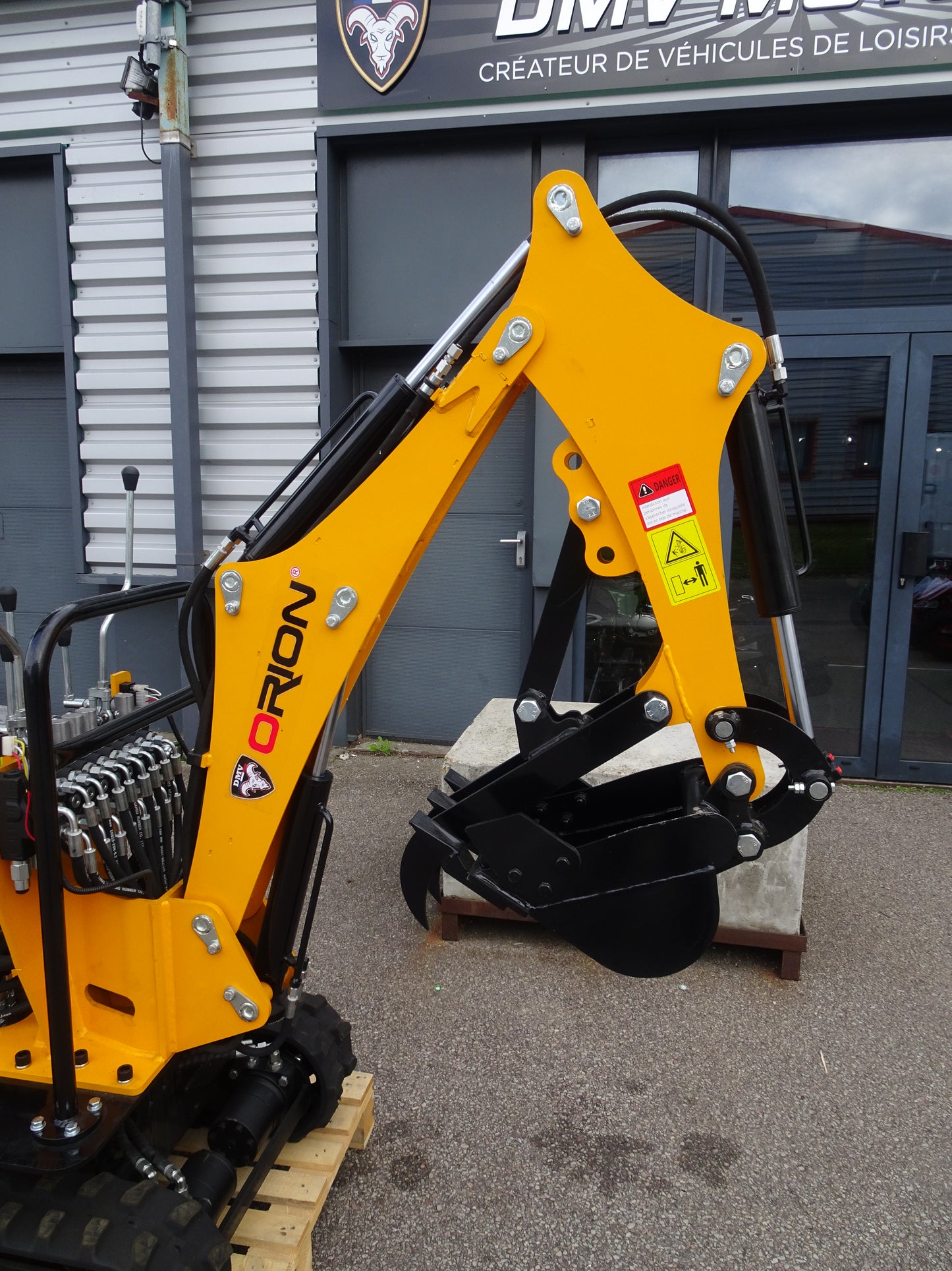 Mini-pelle 850kg ORION DM9