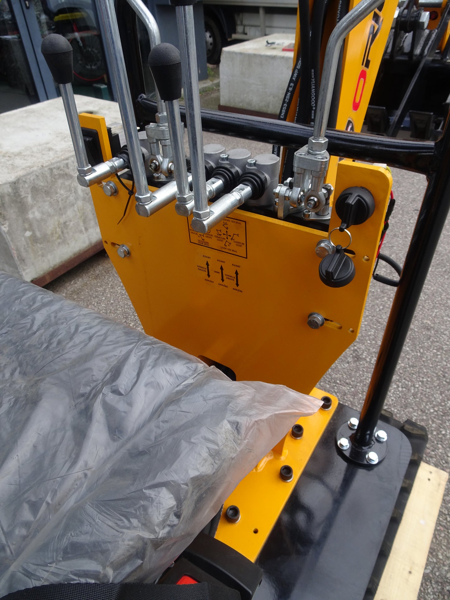 Mini-pelle 850kg ORION DM9
